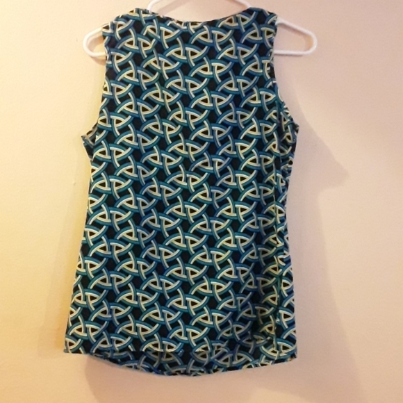 Banana Republic sleeveless shirt - Picture 2 of 4